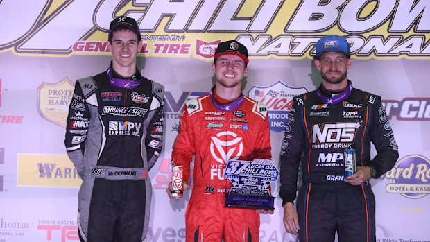Seavey wins Friday night at Chili Bowl
